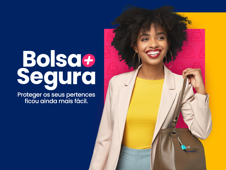 Bolsa Mais Segura - Mulher negra sorrindo, segurando uma bolsa em seu ombro.