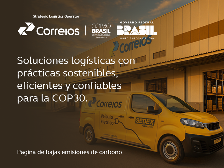 Furgoneta de Correos frente a un almacén abierto, todo en amarillo. En la frase «Soluciones logísticas sostenibles, eficientes y fiables para la COP30», junto con el logotipo de Correos.
