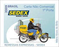 imagem com selo do desenho de um carteiro motorizado e a marca sedex no canto superior esquerdo