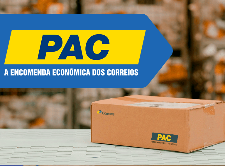 Frase do card: PAC A encomenda econômica dos Correios - Foto de uma caixa lacrada em cima de uma bancada